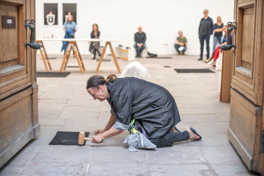 Standpunkt und Blickwechsel - 75 Jahre Kunstpavillon mit Anton Thorwart